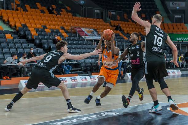 同样得益于 同样得益于